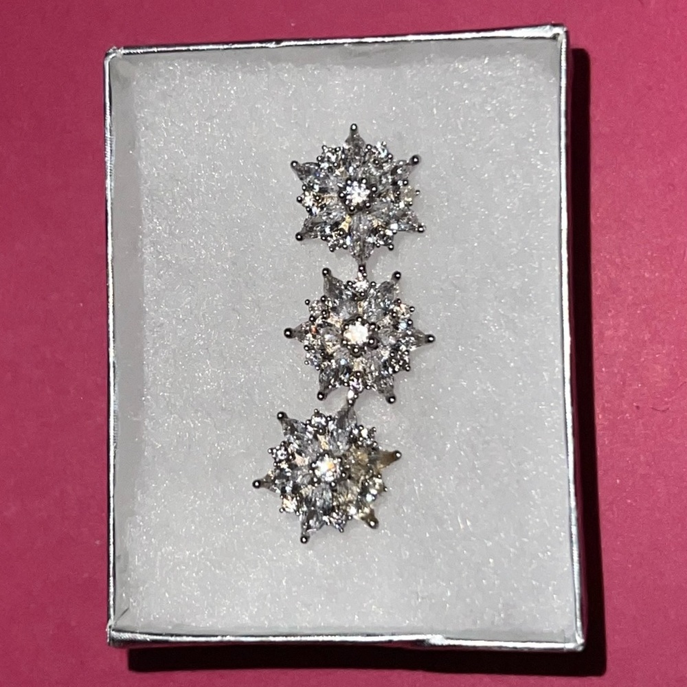 Snowflake Clusters Sterling Silver Ring and Pendant - Picture 3 of 4